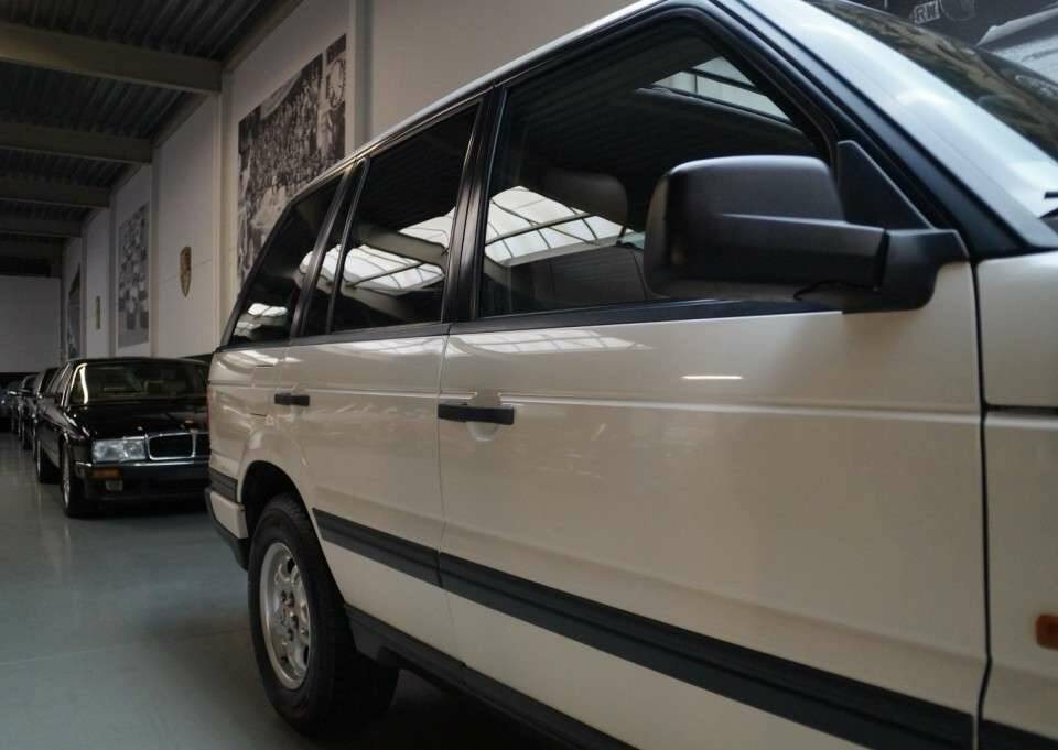 Bild 28/50 von Land Rover Range Rover 4.0 SE (1997)