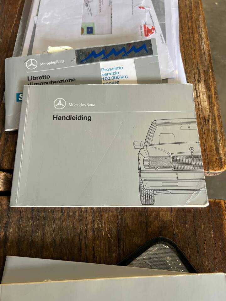 Bild 23/79 von Mercedes-Benz 200 CE (1993)