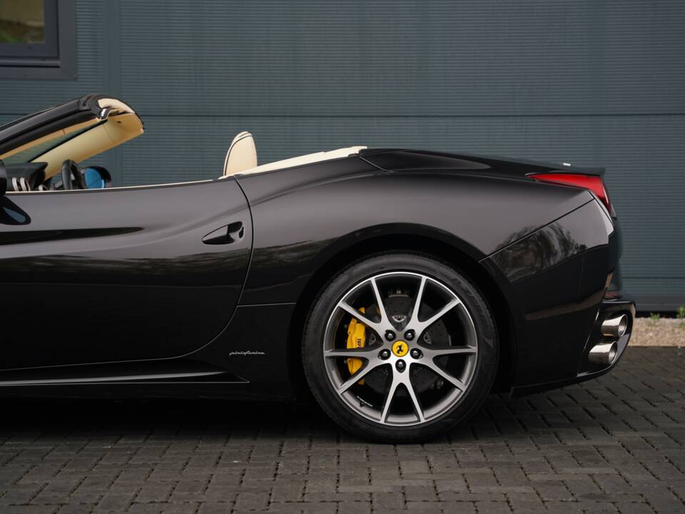 Imagen 10/50 de Ferrari California (2011)