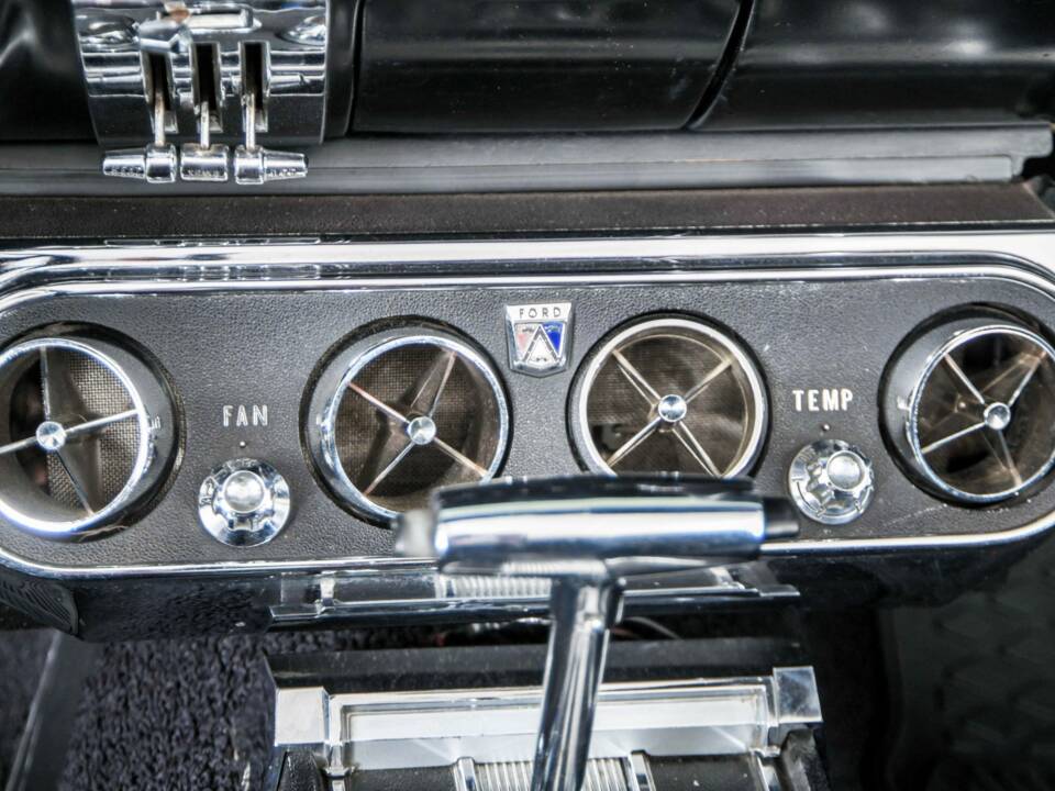 Image 32/50 of Ford Mustang 289 (1966)