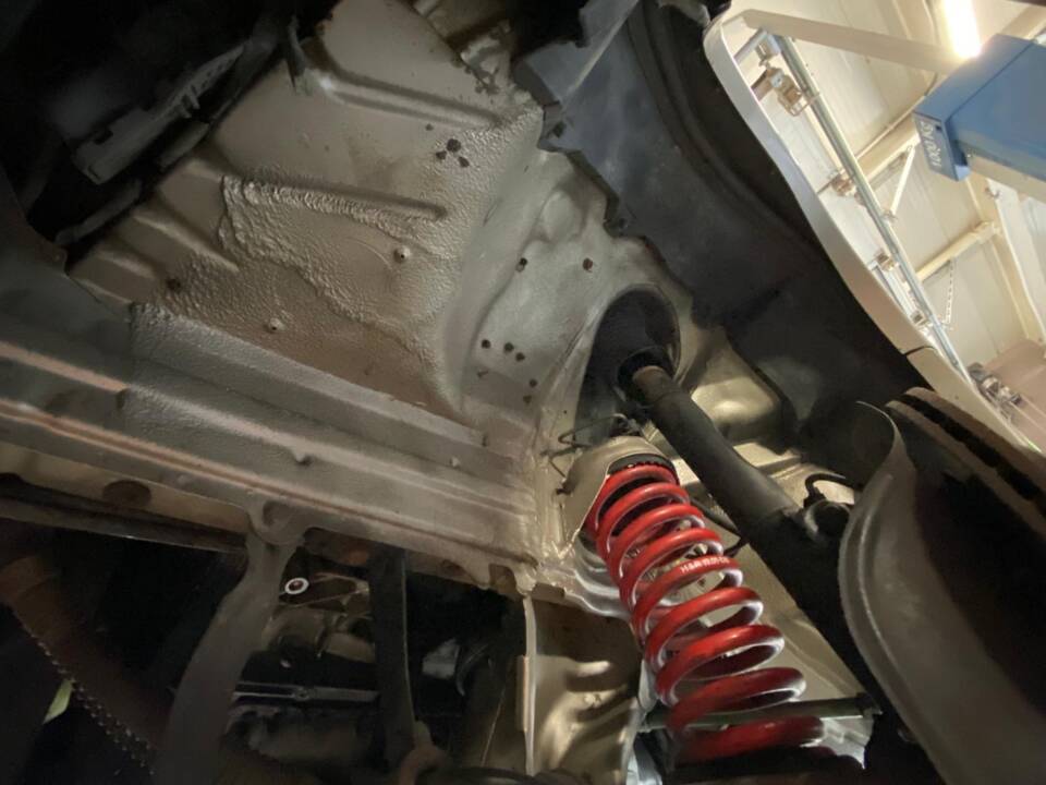 Bild 57/66 von Mercedes-Benz 190 E 2.3-16V (1986)