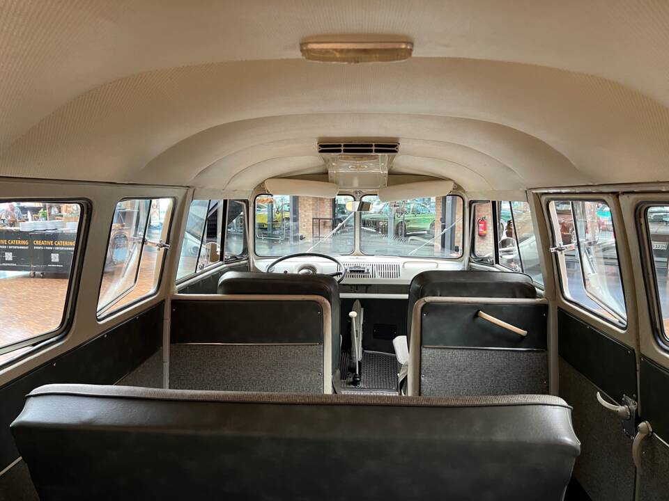 Image 21/36 of Volkswagen T1 minibus (1963)