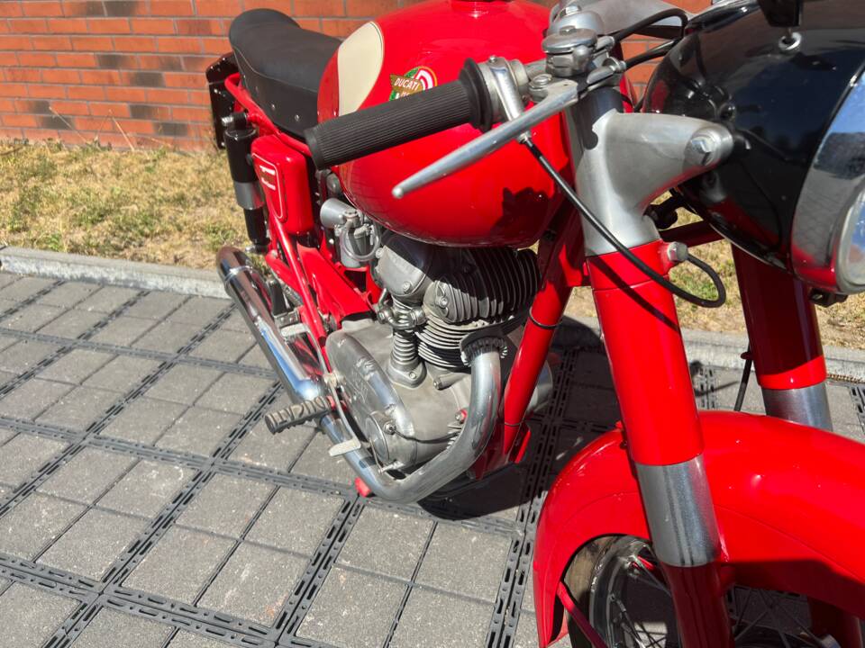 Imagen 2/18 de Ducati DUMMY (1957)
