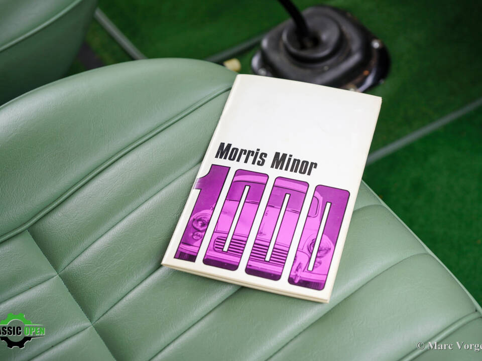 Image 34/43 of Morris Minor 1000 Traveller (1965)
