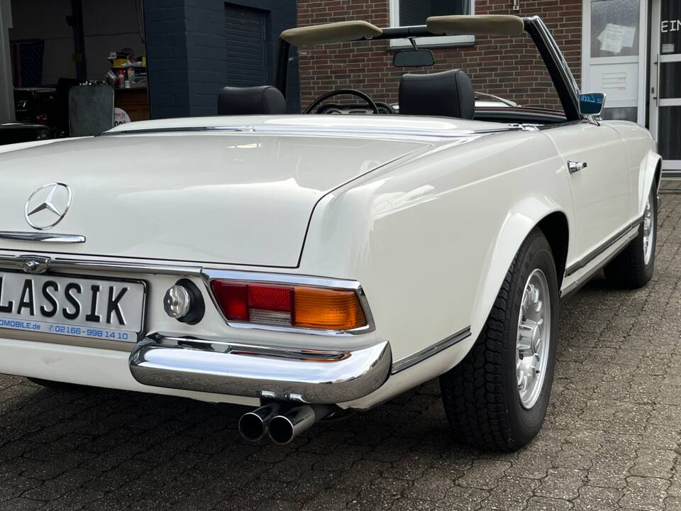 Image 9/100 of Mercedes-Benz 280 SL (1970)