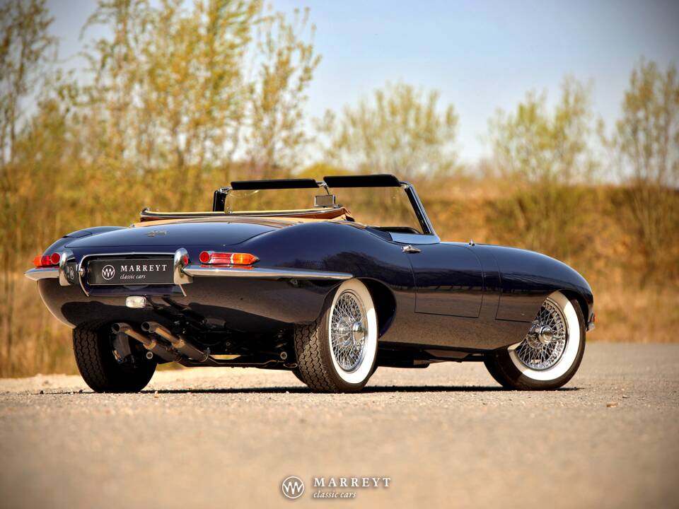 Image 6/80 de Jaguar Type E 4.2 (1966)