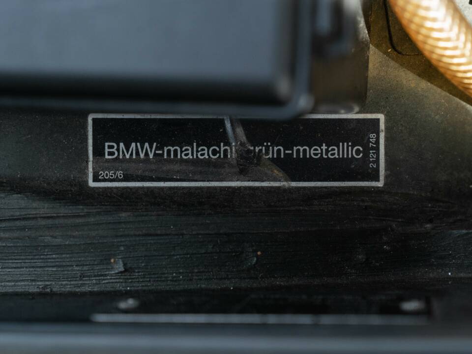Image 35/36 of BMW 750iL (1989)
