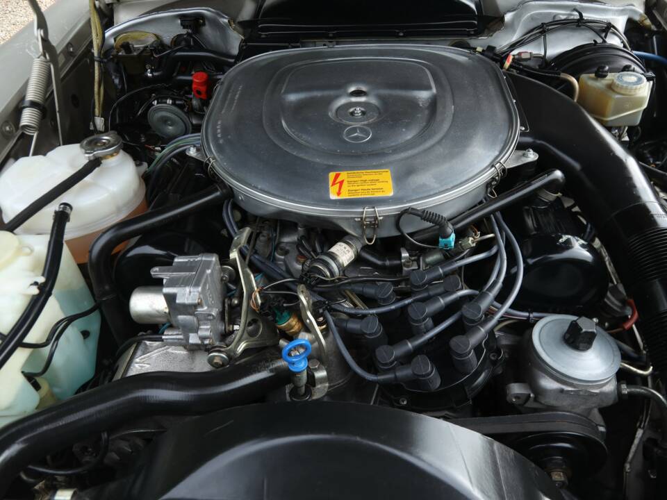 Image 45/50 de Mercedes-Benz 560 SL (1988)