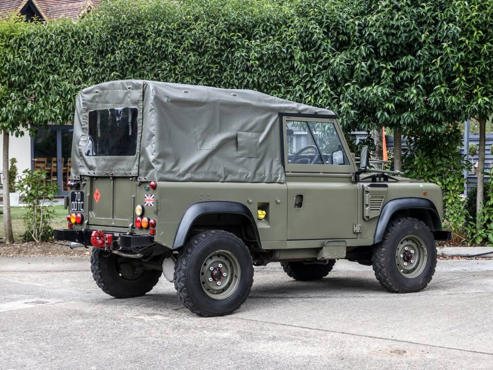 Bild 3/41 von Land Rover Defender 90 Td5 (1998)