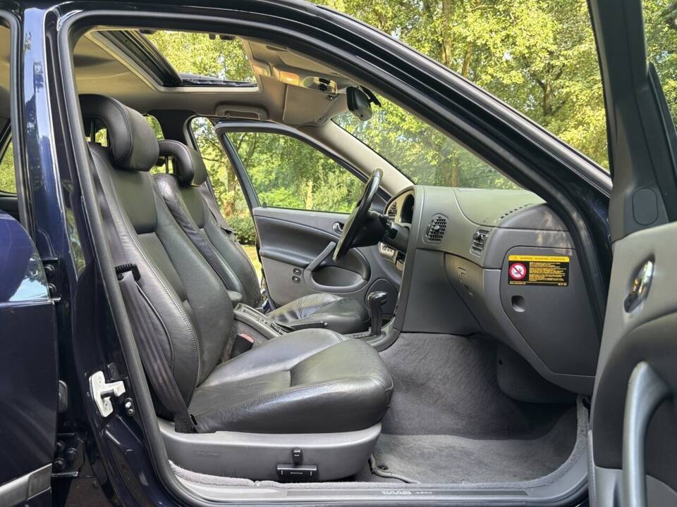Image 16/33 de Saab 9-5 2.3 Turbo (2002)