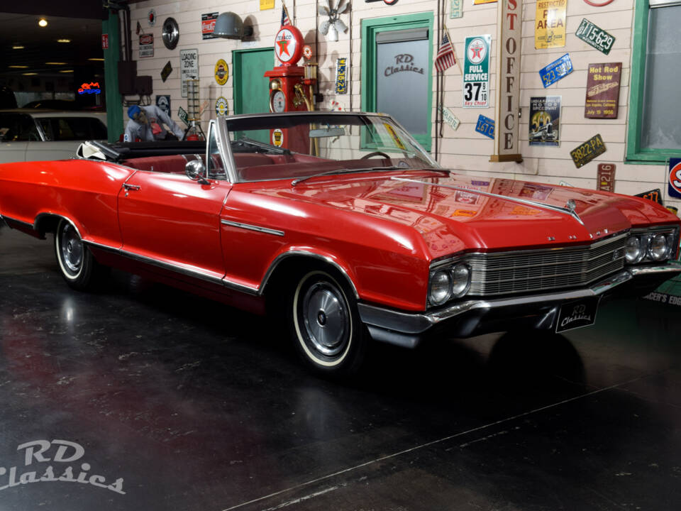 Image 6/41 of Buick Le Sabre Convertible (1966)