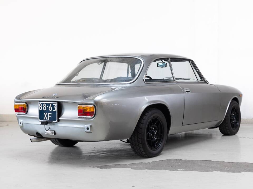 Imagen 4/36 de Alfa Romeo Giulia 1600 GT Junior (1973)