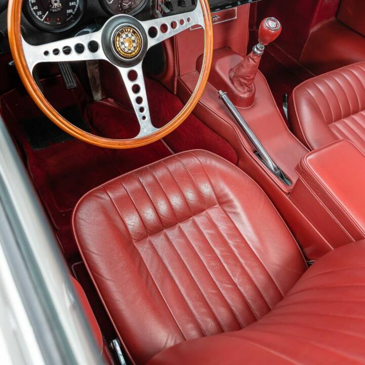 Bild 15/18 von Jaguar E-Type 4.2 (1965)
