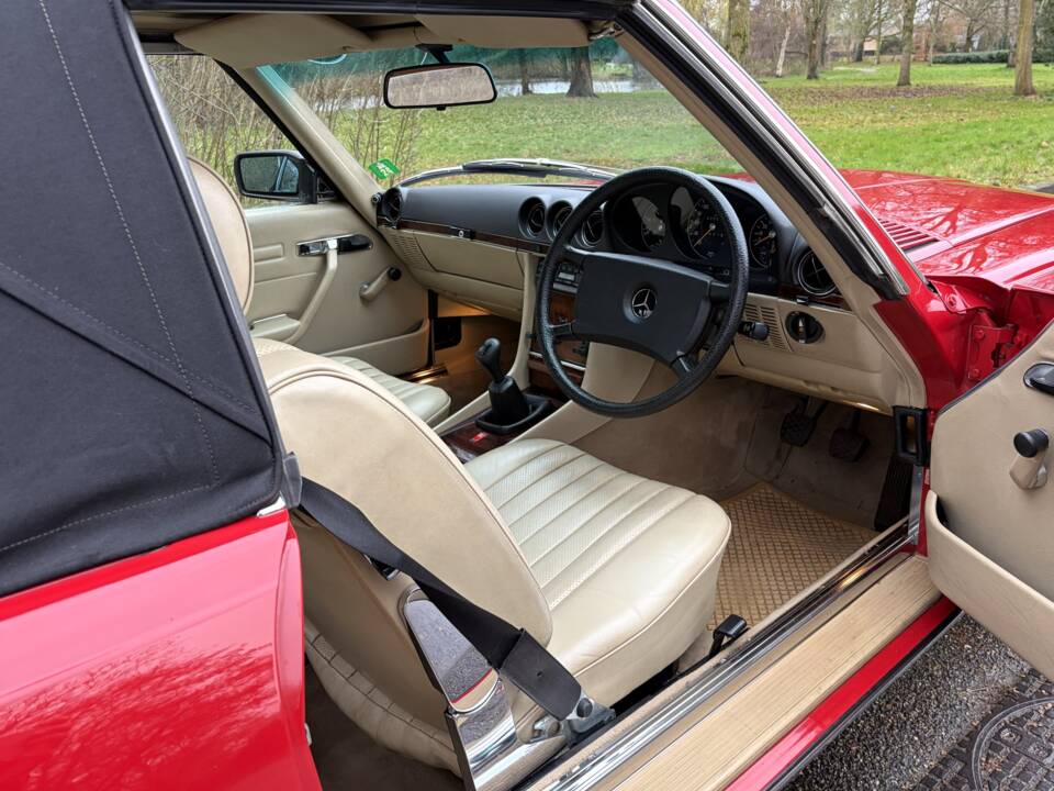 Immagine 8/14 di Mercedes-Benz 280 SL (1985)