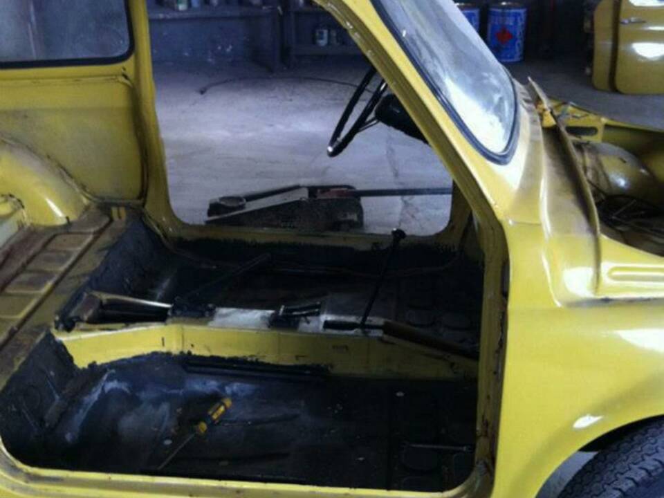 Image 29/32 of FIAT 500 R (1974)