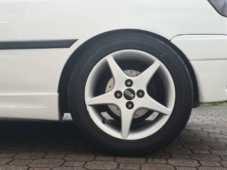 Immagine 19/30 di Peugeot 306 2.0i GTi6 (1997)