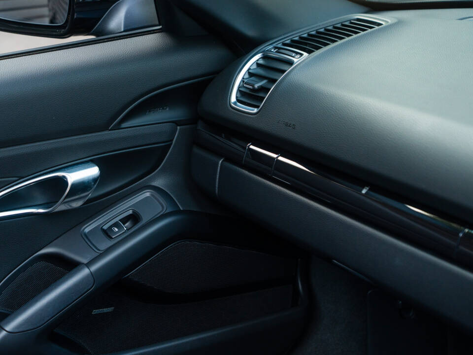 Image 34/47 of Porsche Boxster (2016)