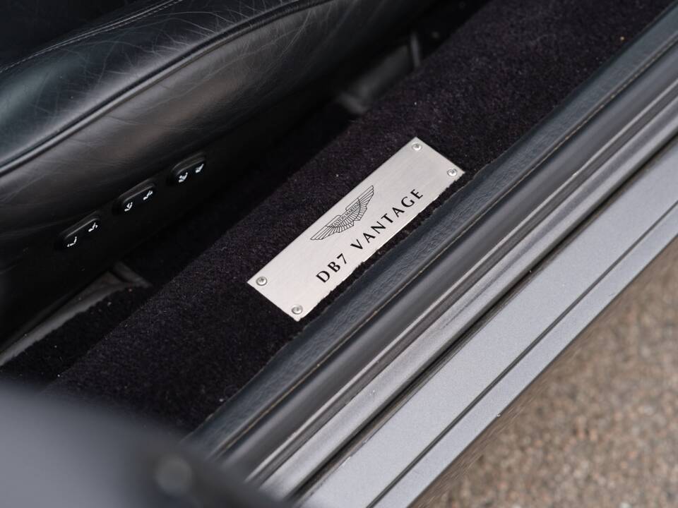Bild 13/42 von Aston Martin DB 7 Vantage (2001)