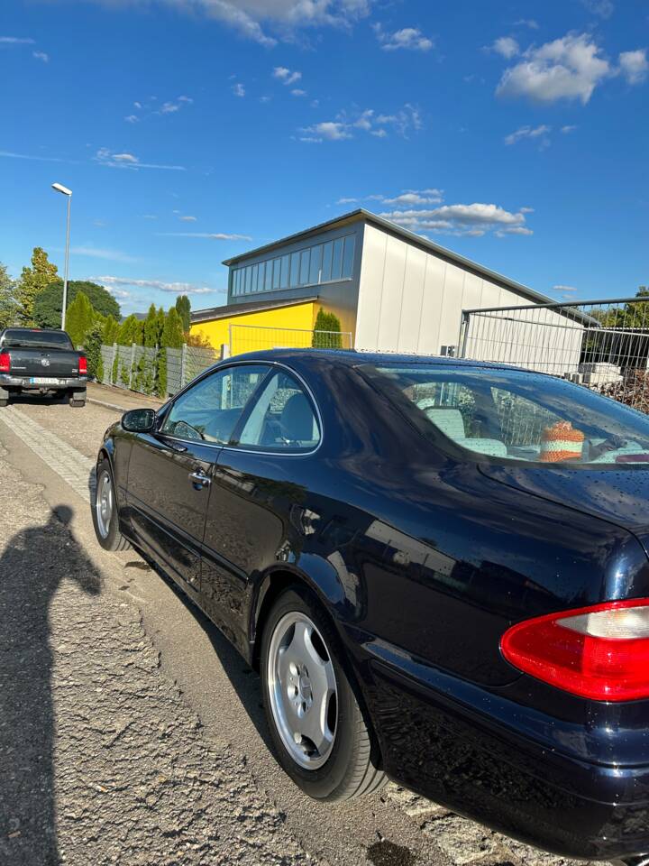 Bild 4/12 von Mercedes-Benz CLK 200 Kompressor (2001)