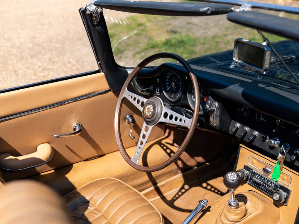 Image 55/86 de Jaguar E-Type (1967)