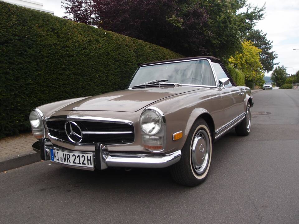 Image 17/99 de Mercedes-Benz 280 SL (1971)