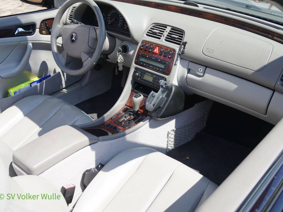 Bild 8/17 von Mercedes-Benz CLK 320 (1998)