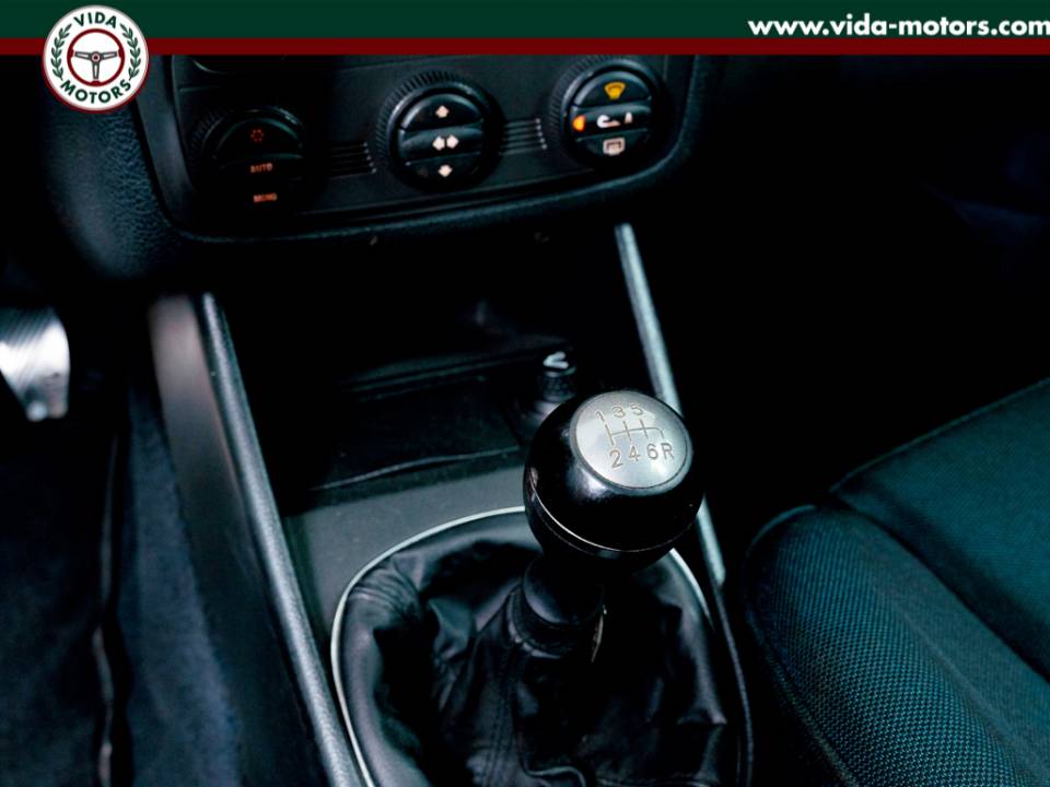 Imagen 27/45 de Alfa Romeo 147 3.2 GTA (2004)