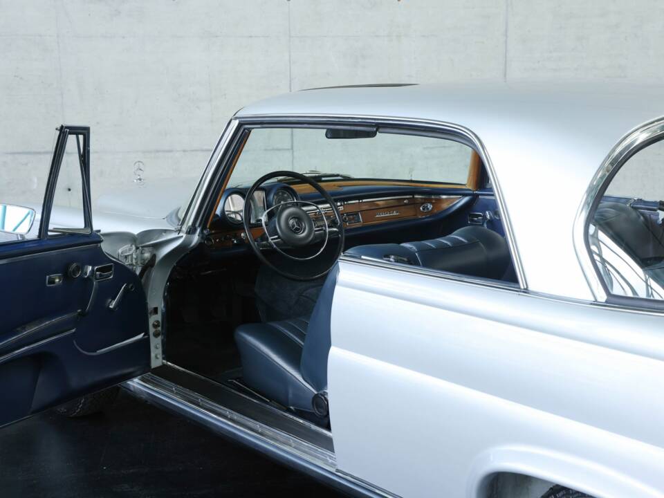 Afbeelding 17/50 van Mercedes-Benz 280 SE (1968)