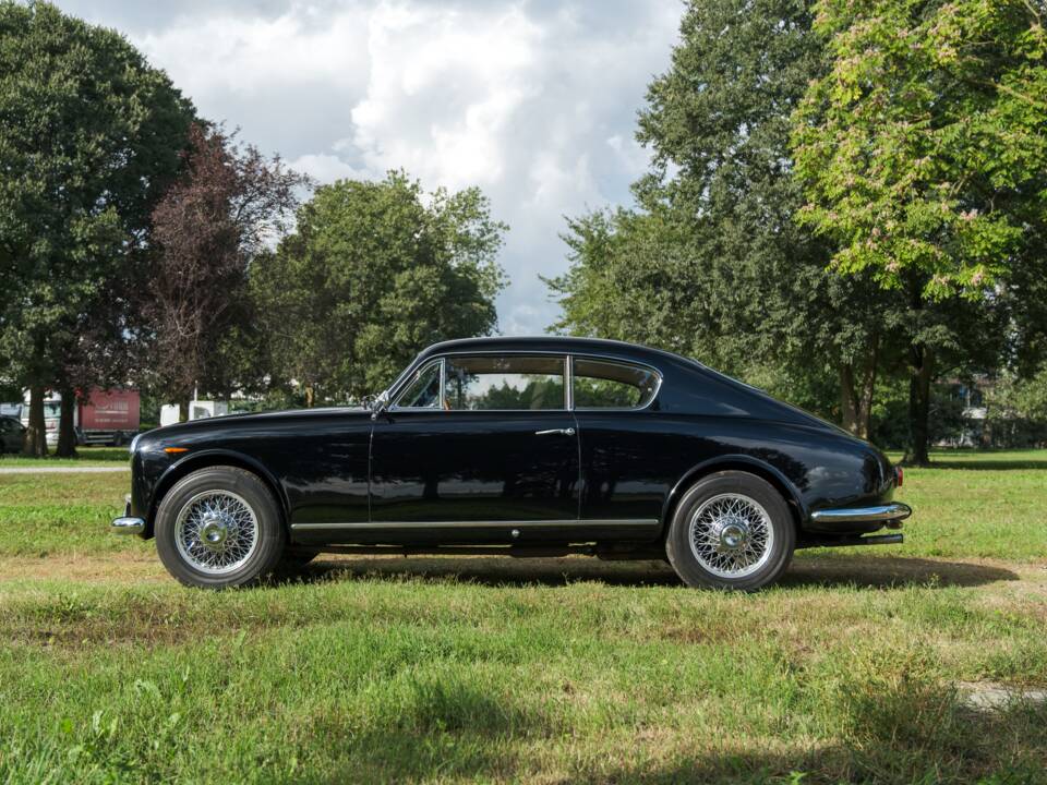 Image 11/97 of Lancia Aurelia B20 GT 2500 (1957)
