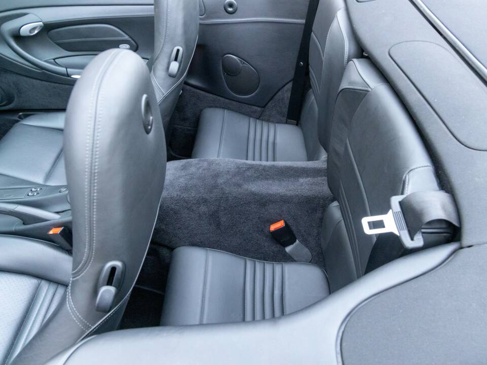 Image 30/50 of Porsche 911 Carrera 4S (2003)
