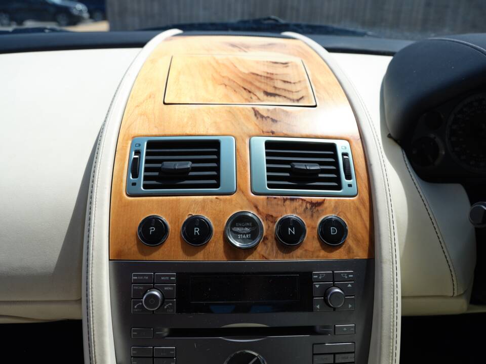 Bild 22/31 von Aston Martin DB 9 Volante (2006)