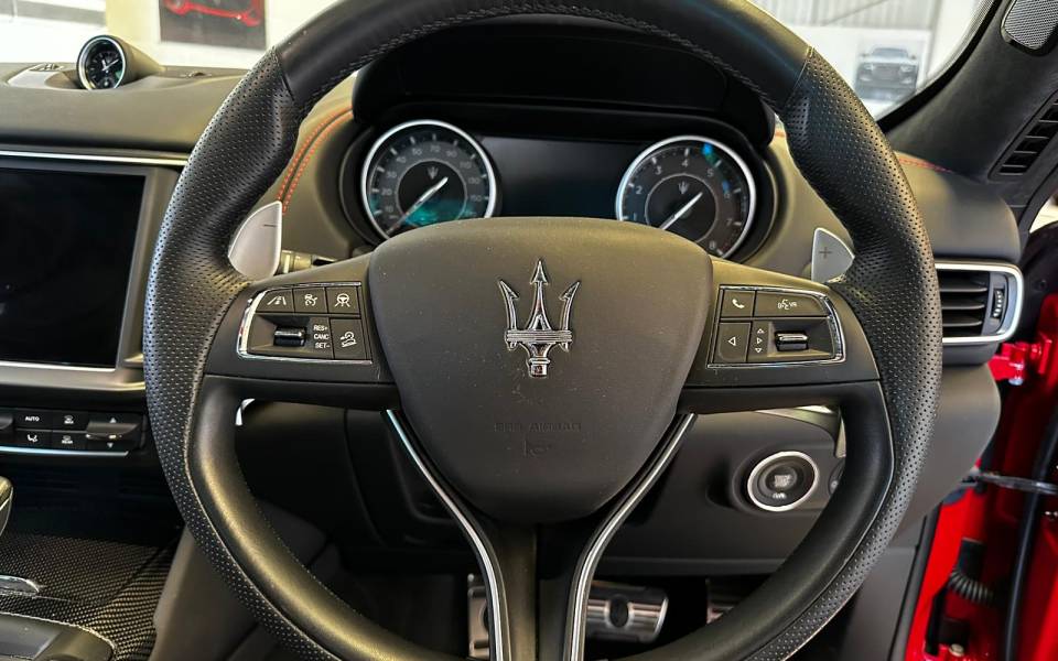 Image 25/50 of Maserati Levante S (2020)