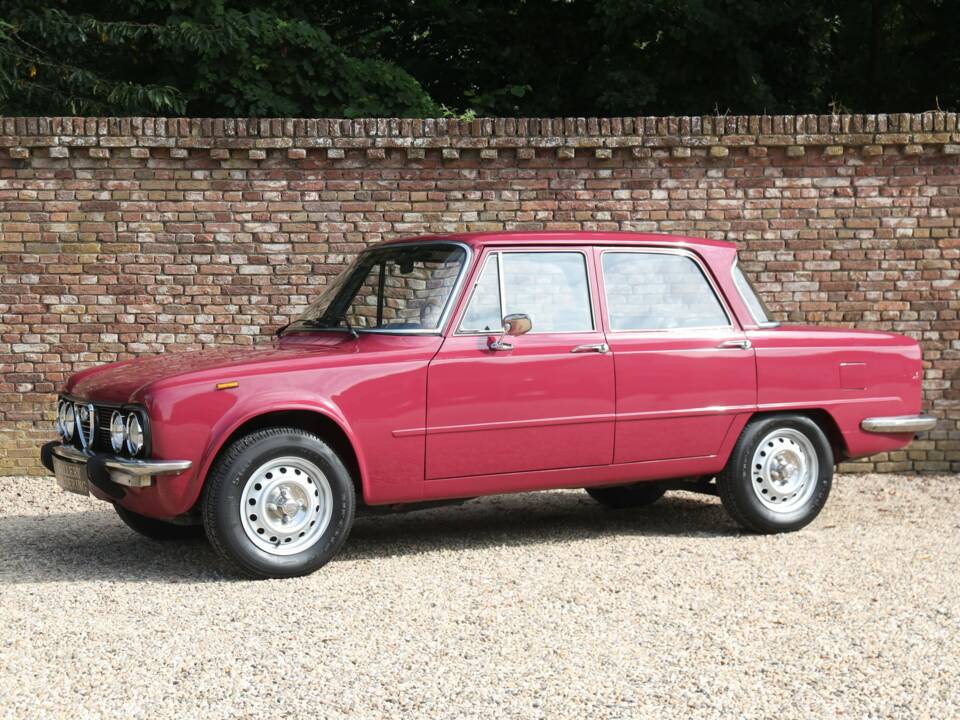 Bild 18/50 von Alfa Romeo Giulia Nuova Super 1300 (1975)