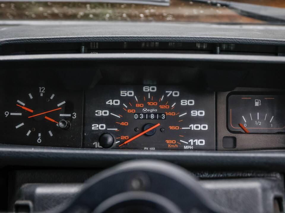 Imagen 11/44 de Peugeot 205 GTi 1.9 (1987)