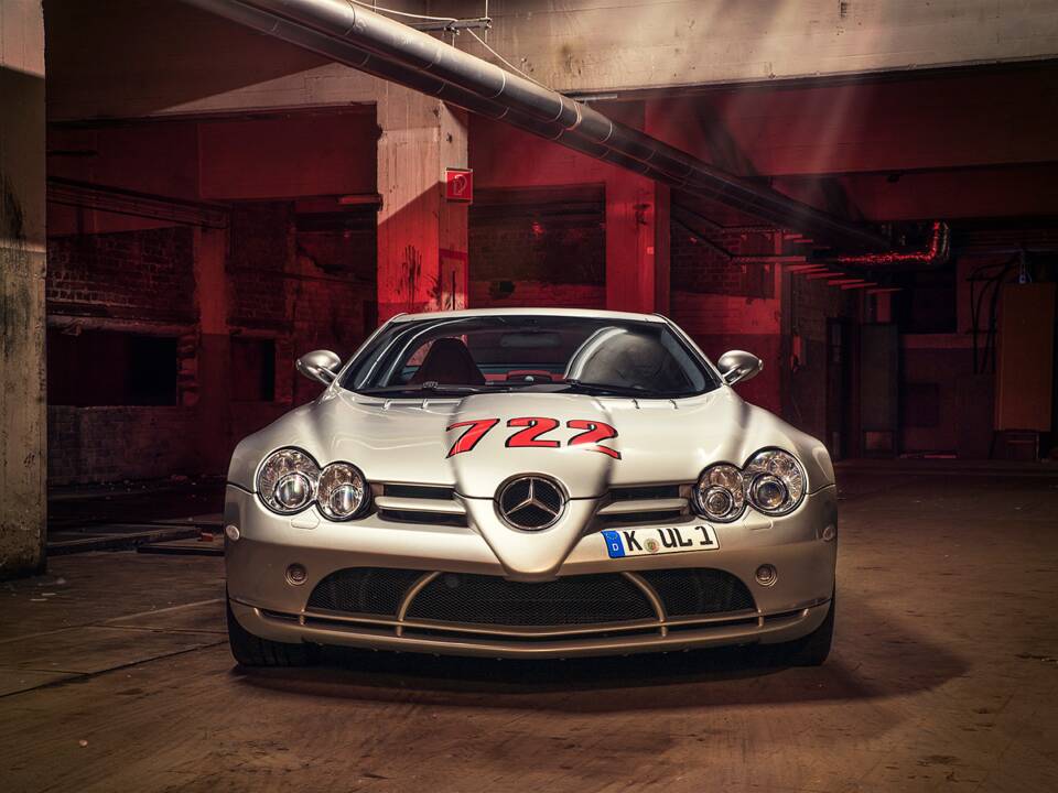 Image 10/61 of Mercedes-Benz SLR McLaren (2004)