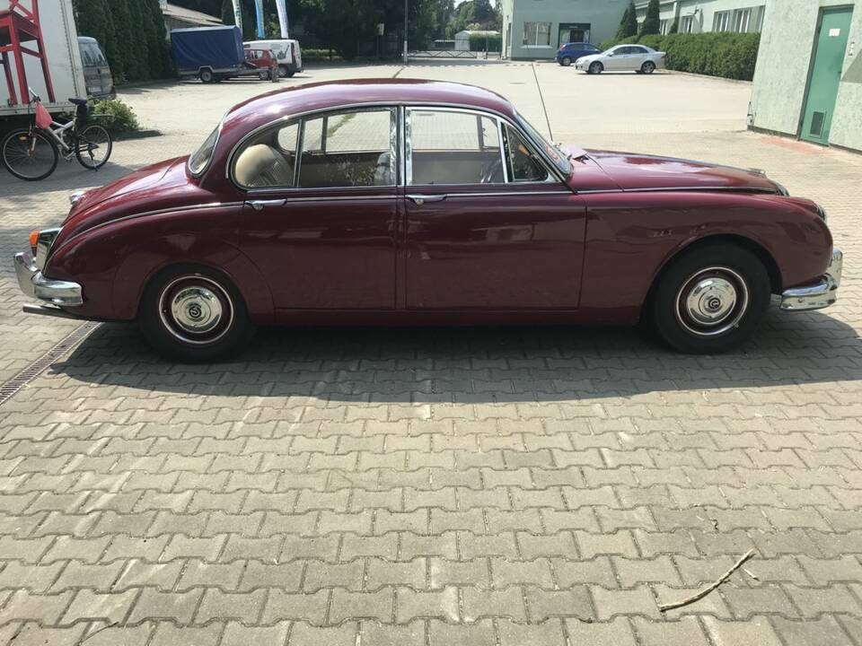 Bild 5/7 von Daimler 2,5 Liter V8 (1966)