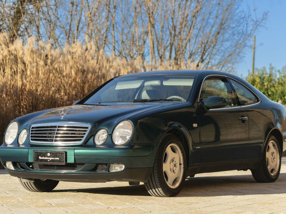 Imagen 10/50 de Mercedes-Benz CLK 200 (1997)