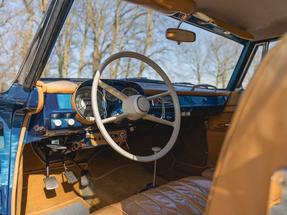 Image 15/45 de BMW 503 (1958)