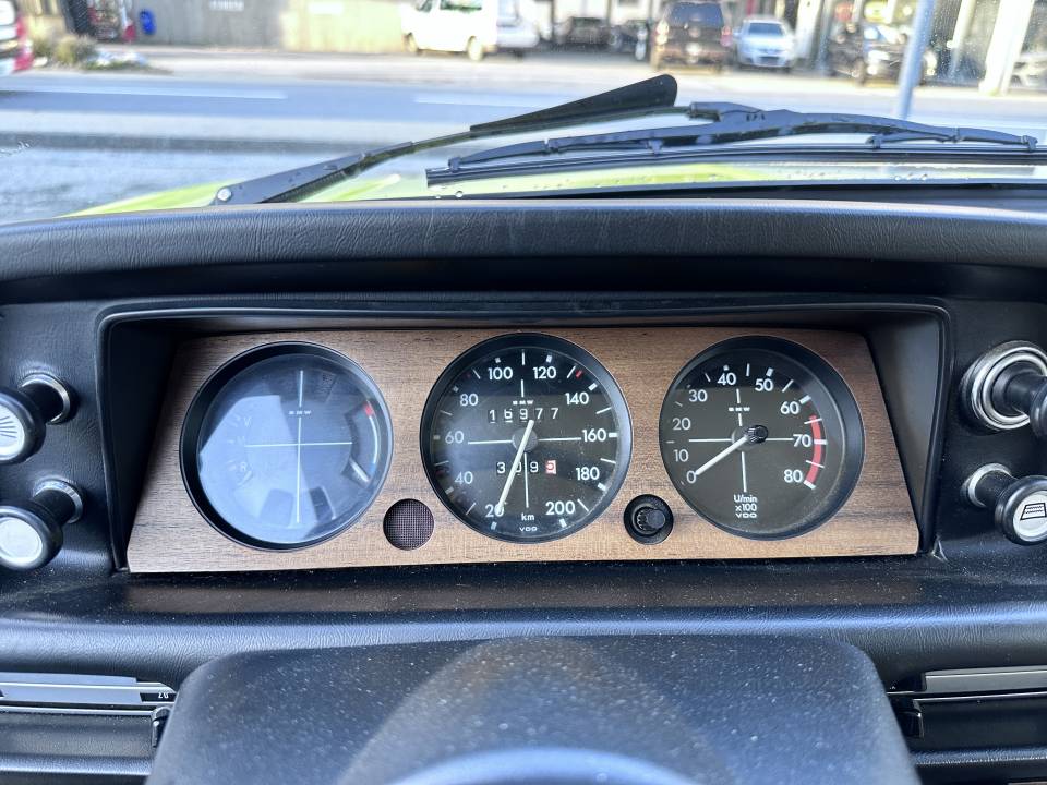 Image 20/39 de BMW 2002 (1974)