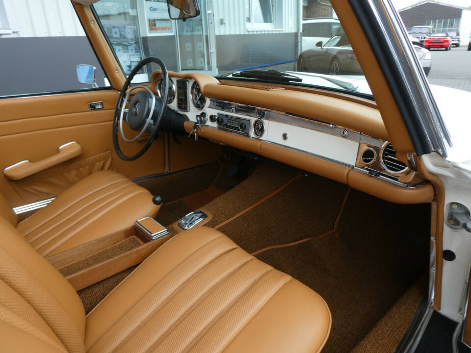 Bild 12/30 von Mercedes-Benz 280 SL (1970)