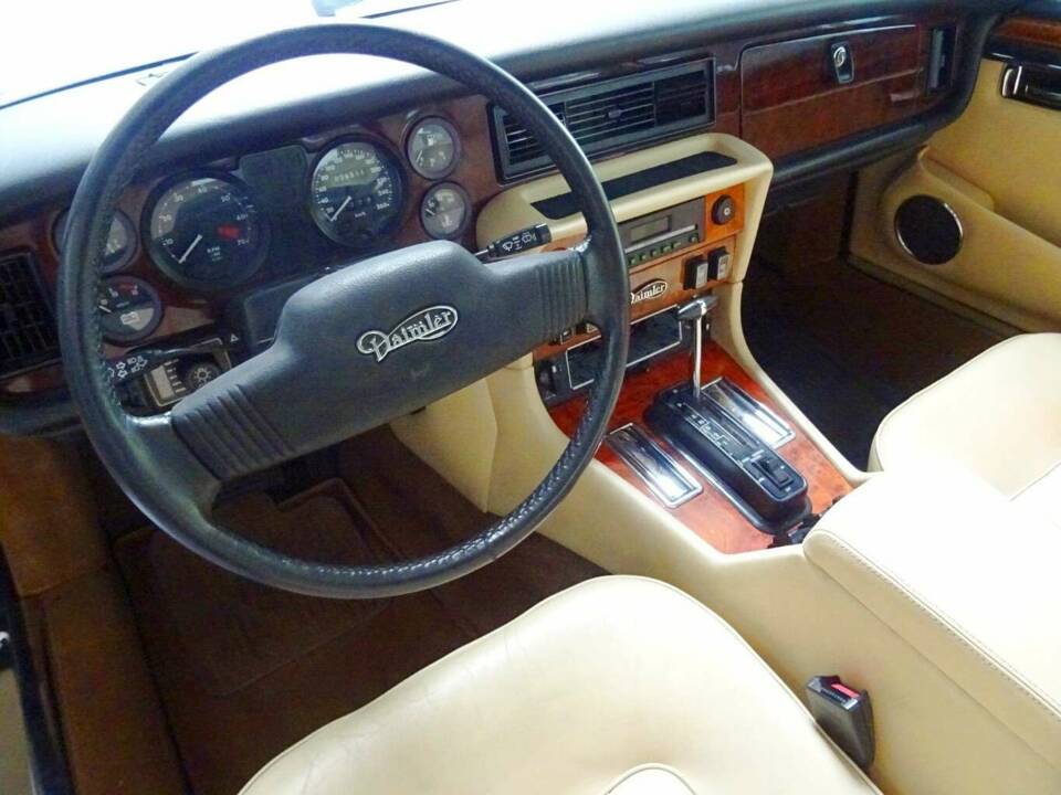 Bild 12/20 von Daimler Double Six (1988)