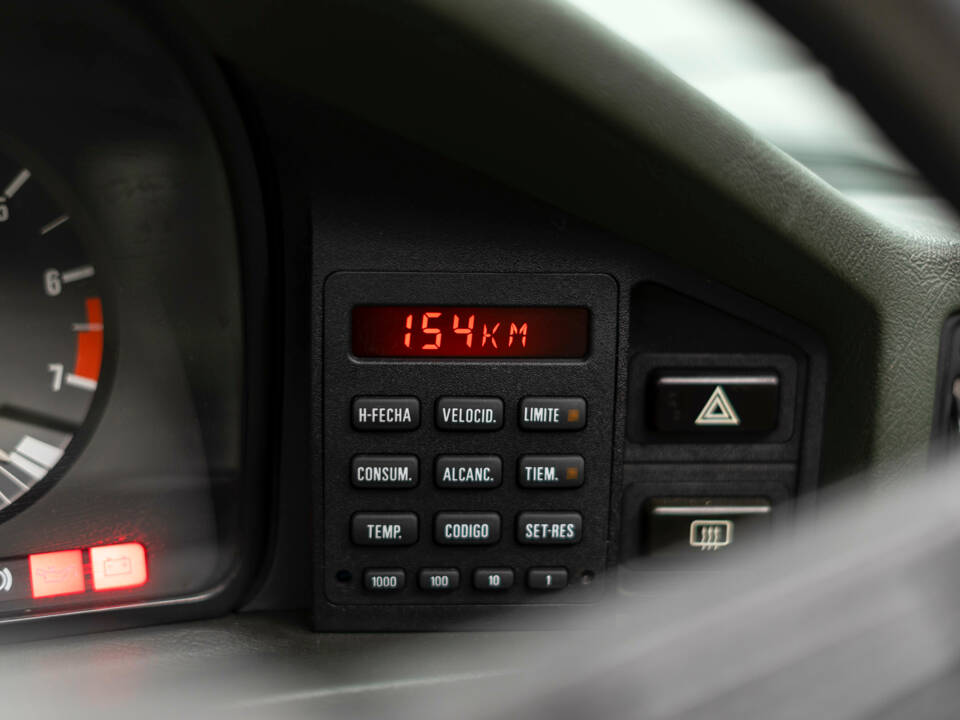 Immagine 27/43 di BMW 528i (1986)