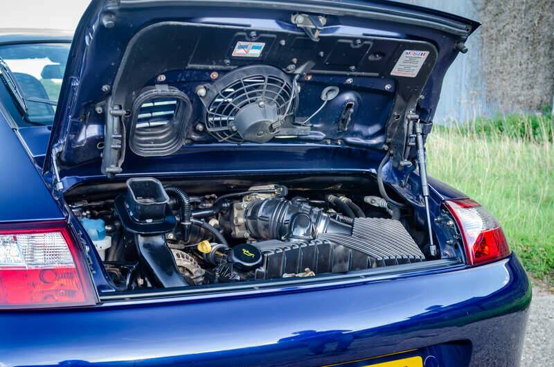 Afbeelding 3/12 van Porsche 911 Carrera (2002)