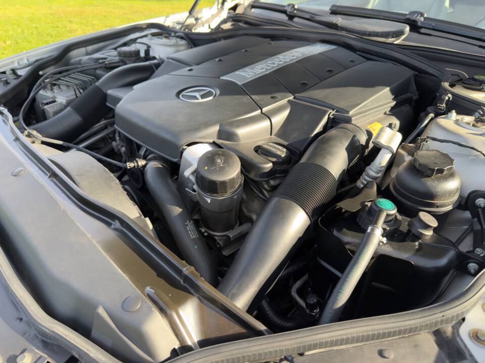 Image 58/89 of Mercedes-Benz SL 500 (2002)