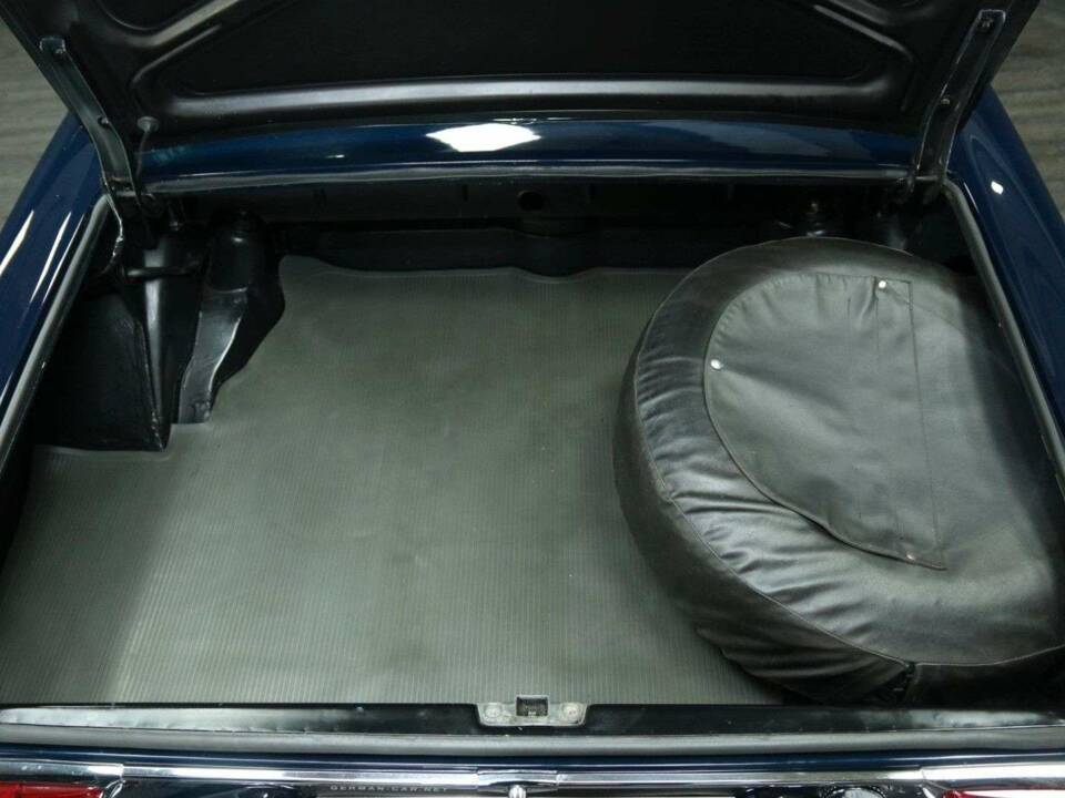 Image 21/30 of Mercedes-Benz 280 SL (1968)