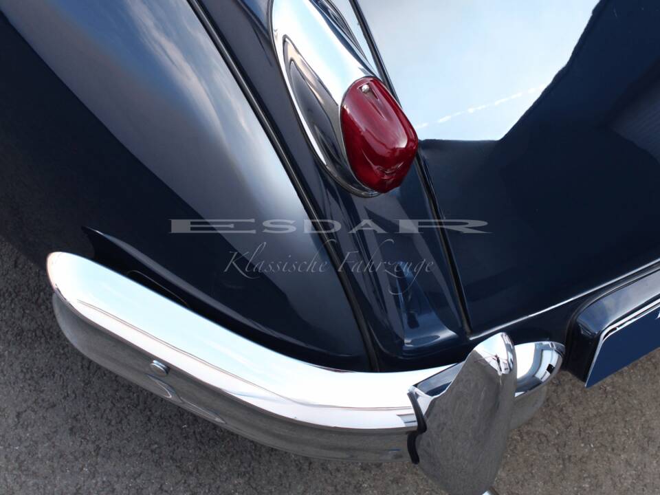 Image 17/24 de Jaguar XK 140 SE OTS (1957)
