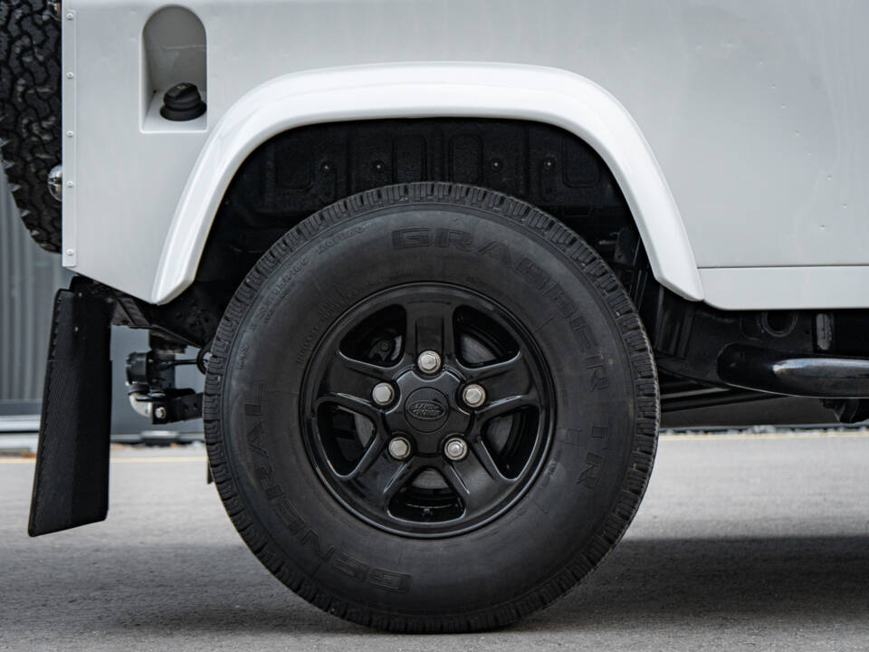 Image 24/66 of Land Rover Defender 90 TD4 (2007)