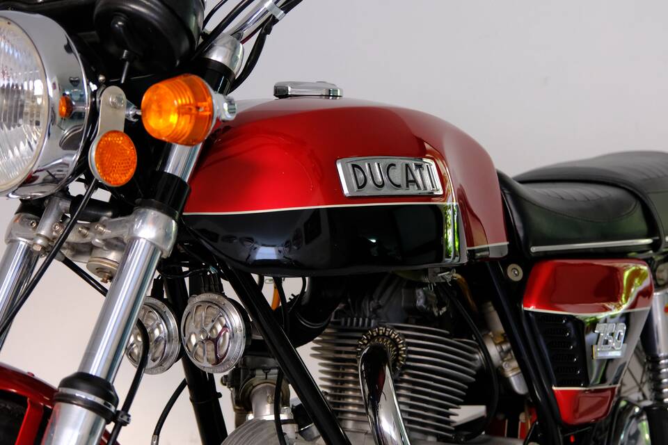 Immagine 39/96 di Ducati 750 GT (1974)
