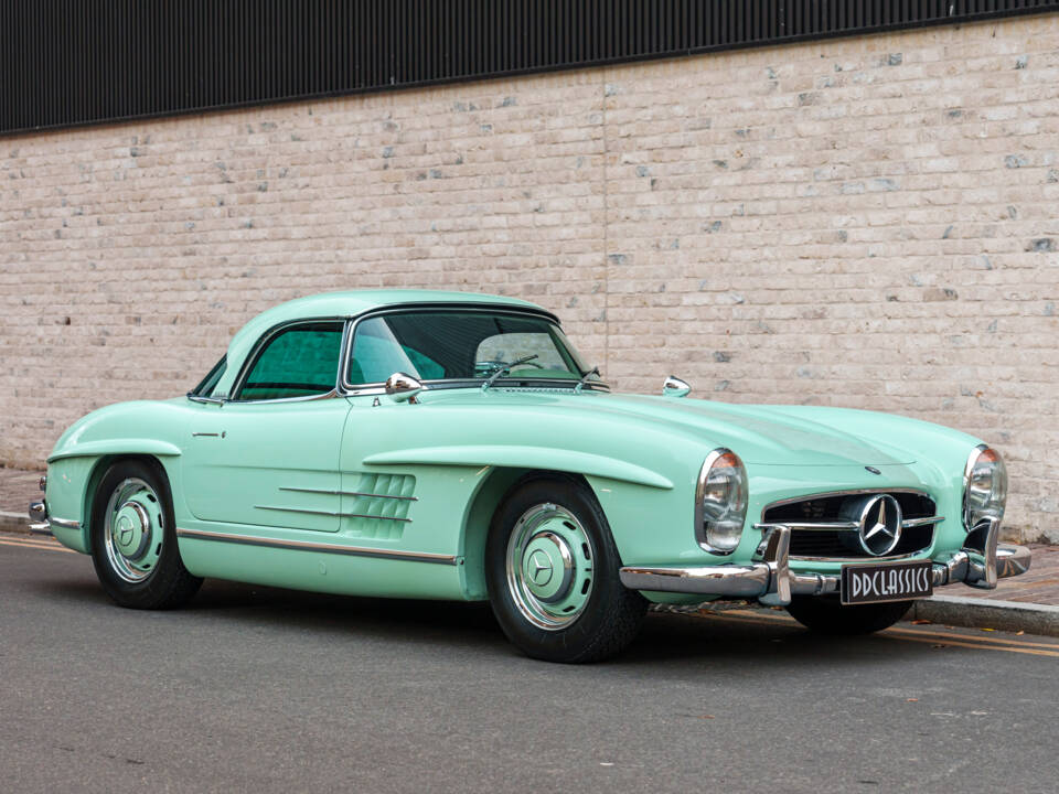 Image 2/26 of Mercedes-Benz 300 SL Roadster (1963)