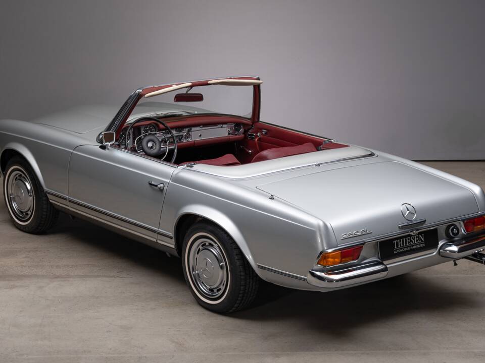 Bild 18/44 von Mercedes-Benz 280 SL (1970)